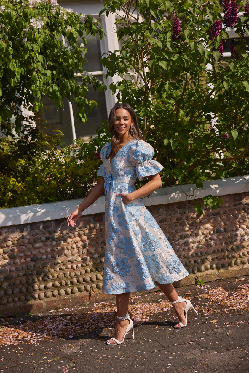 CALLIE 8th sign. METALLIC PUFF SLEEVE MIDI DRESS - PALE BLUE