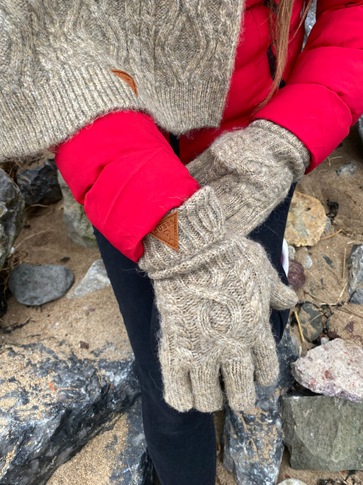 AW5211POL02 Cable knit gloves