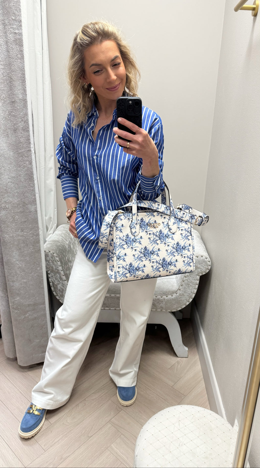 Guess blue floral silvana tote