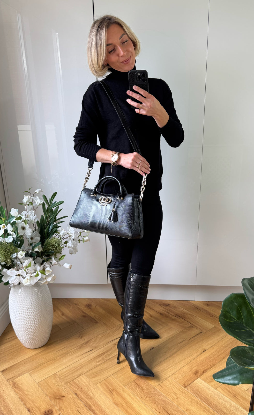 Black guess Salinge Satchel Bag kg962406