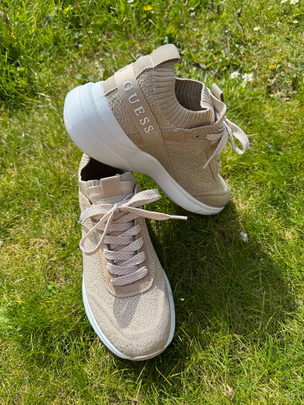Guess Gold Sparkle Runners. FLJMLDFAB12