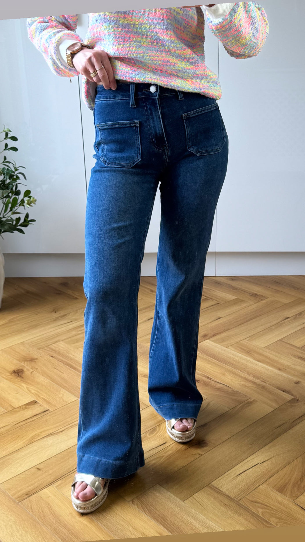 Shiny pocket bootleg jeans