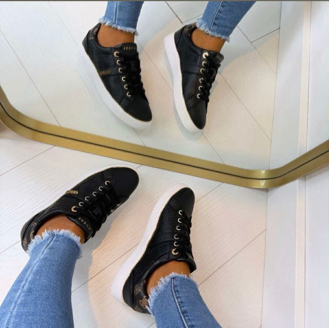 Black guess logo embossed sneaker flfbtzfal12