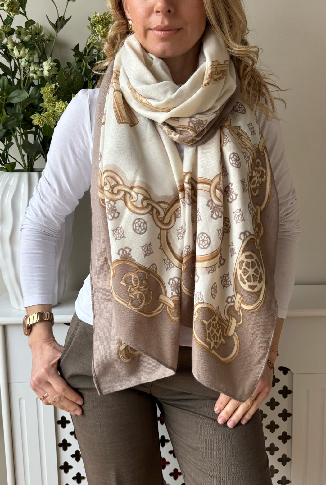 Guess scarf beige AW5464POL03 - PMC