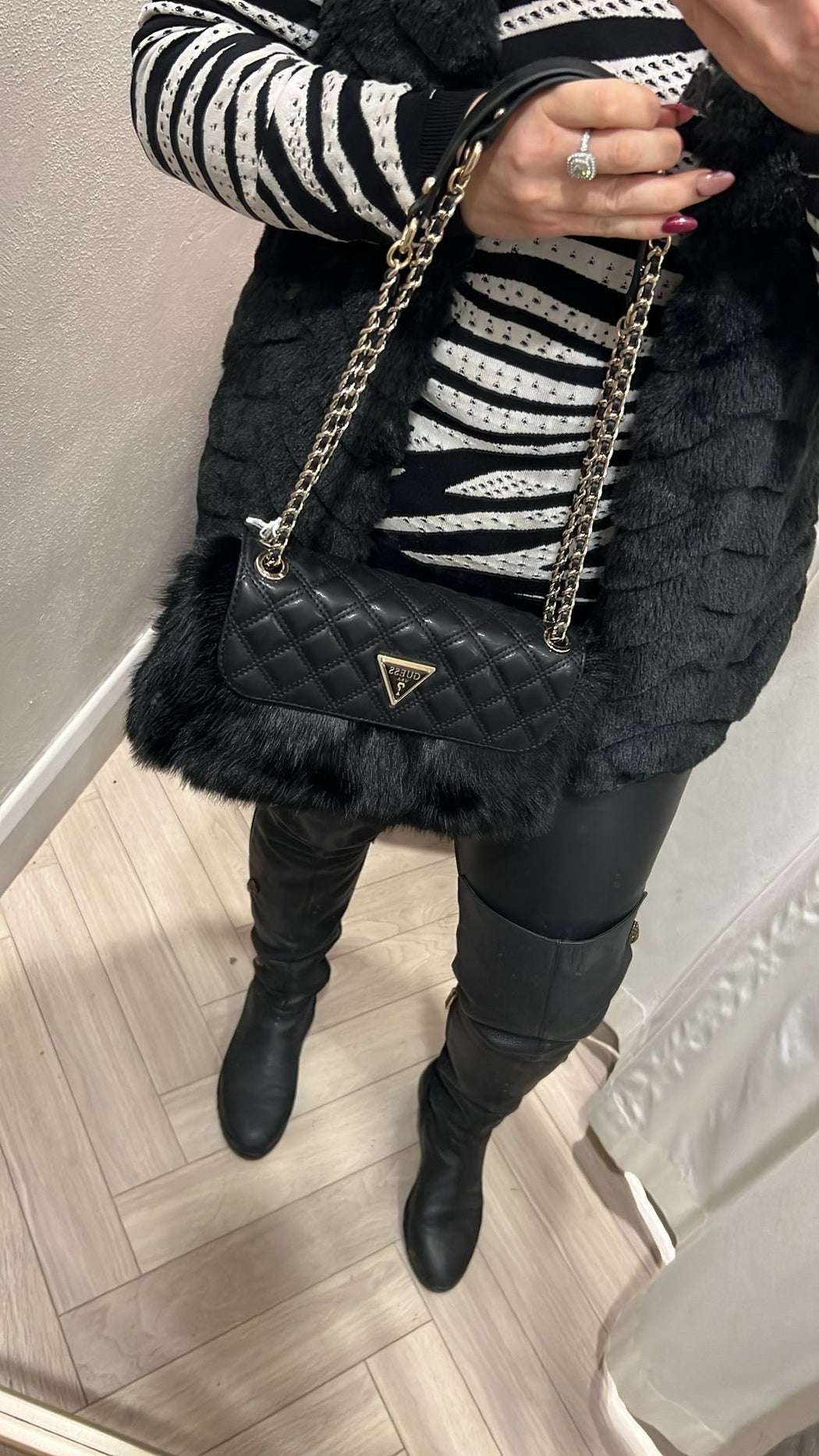 Guess black  lise flap over faux fur convertible shoulder / crossbody