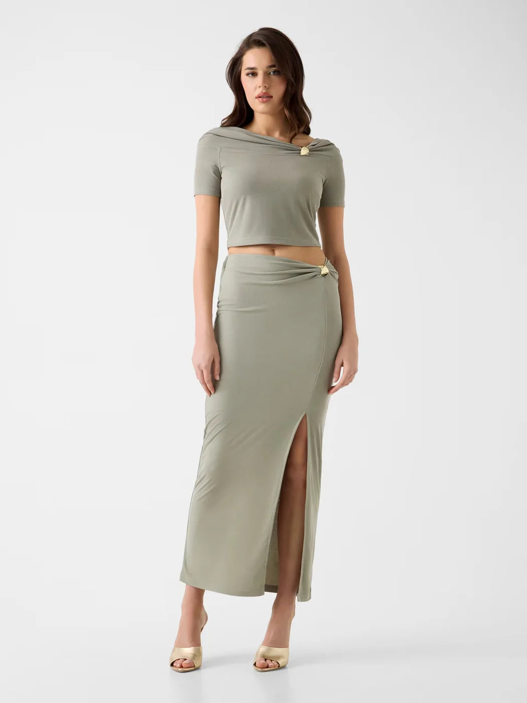Guess  green skirt w6gd15k2936- G8CJ