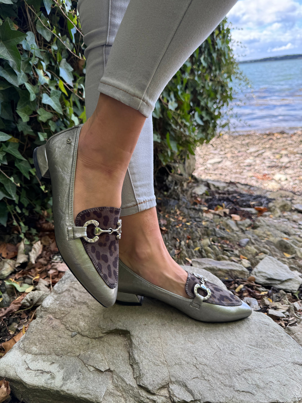 Dalat one Silver cheetah pointed loafer