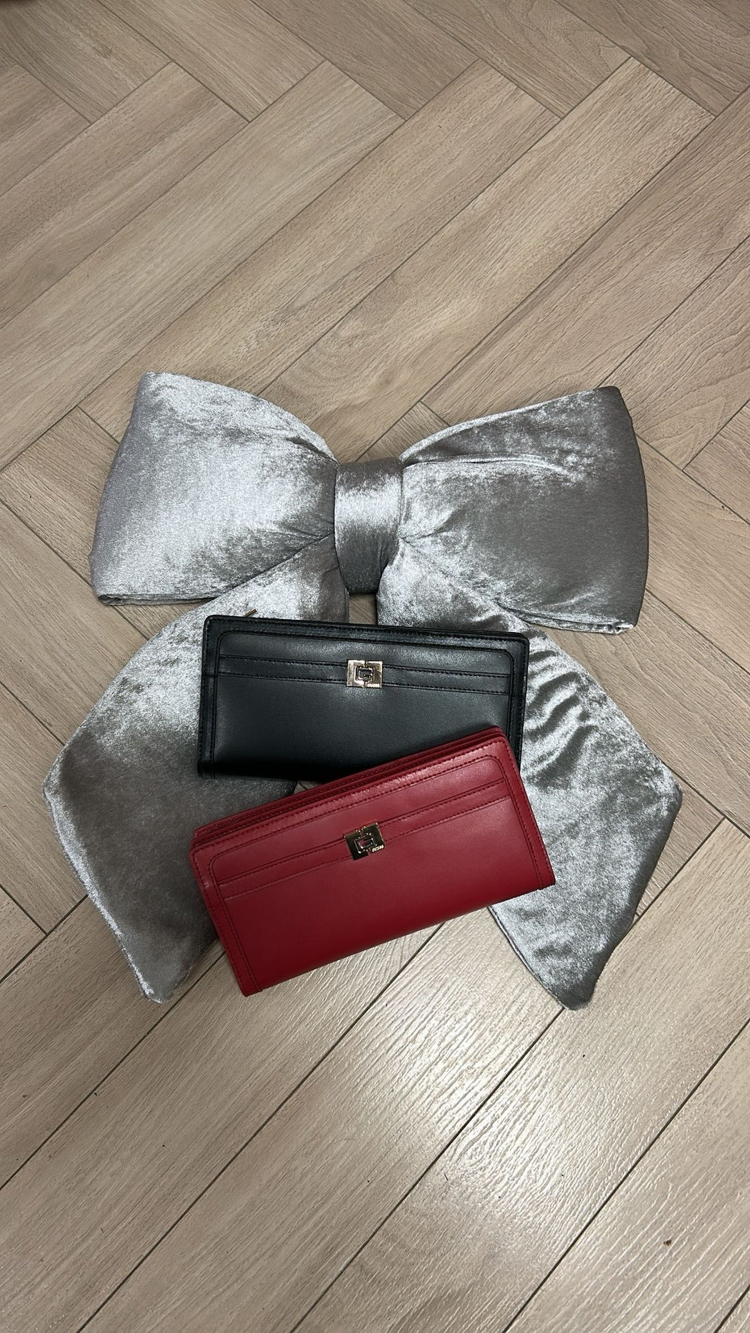 RW1718P5101 Guess Black Buckle Wallet