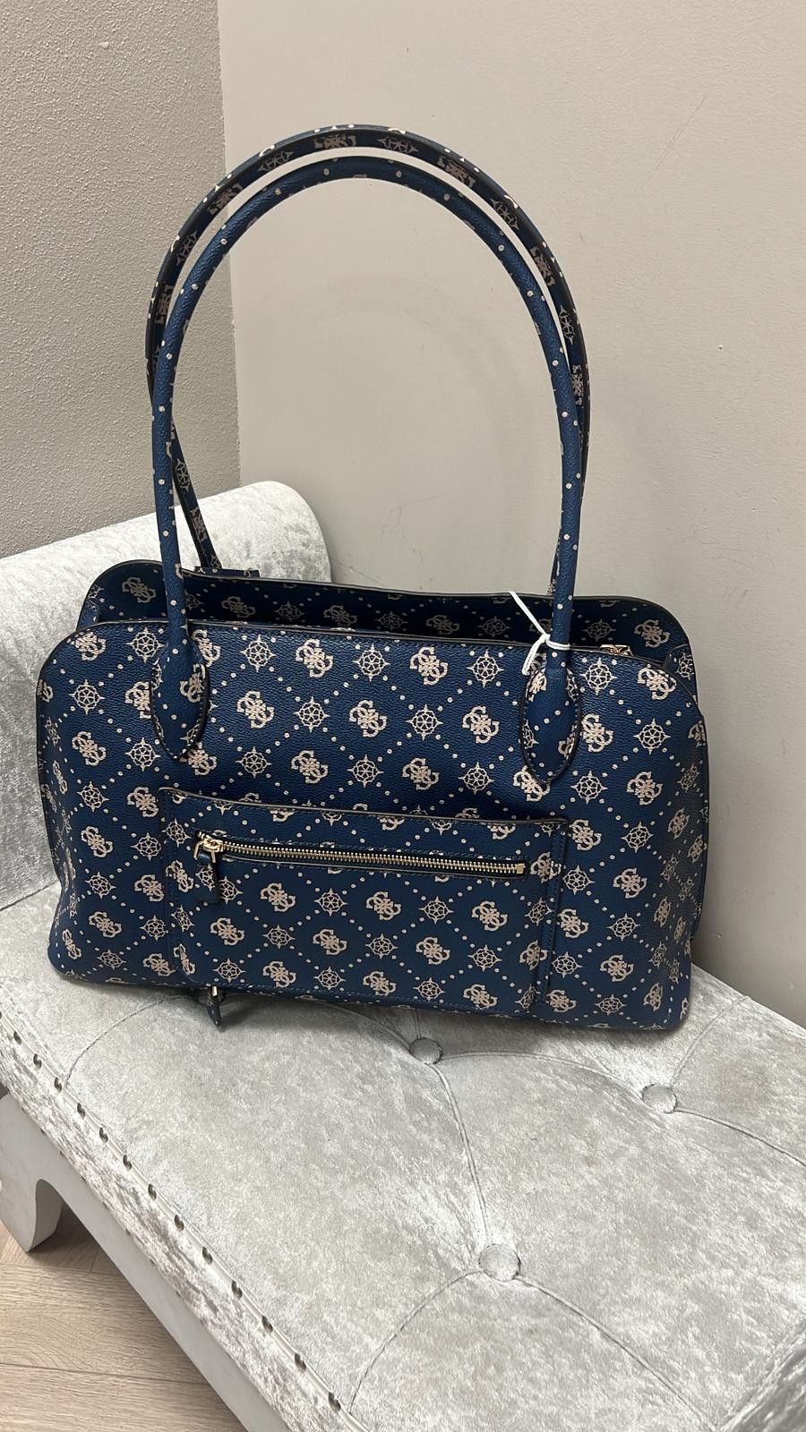 Guess Navy logo Patsie travel bag gp9919024