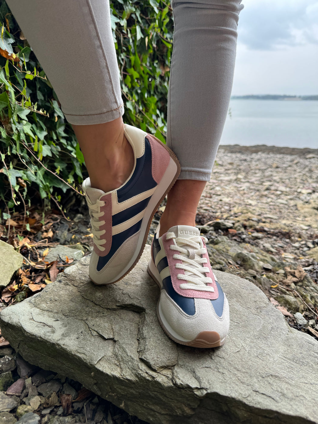 Guess pink/navy trainers FLTSAPLEP12