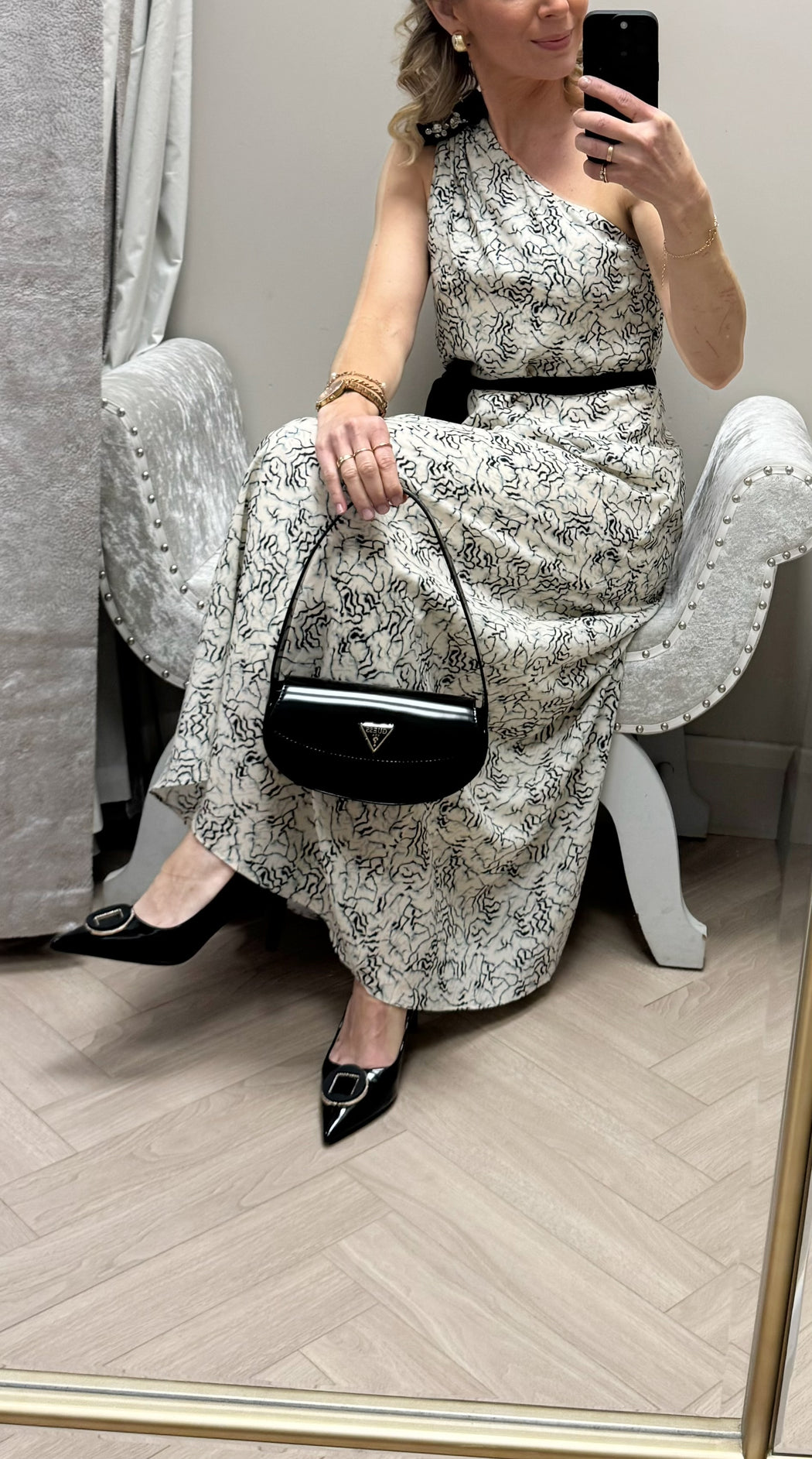 Guess black arnela mini shoulder bag NG949678