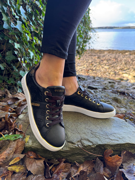 Black guess logo embossed sneaker flfbtzfal12