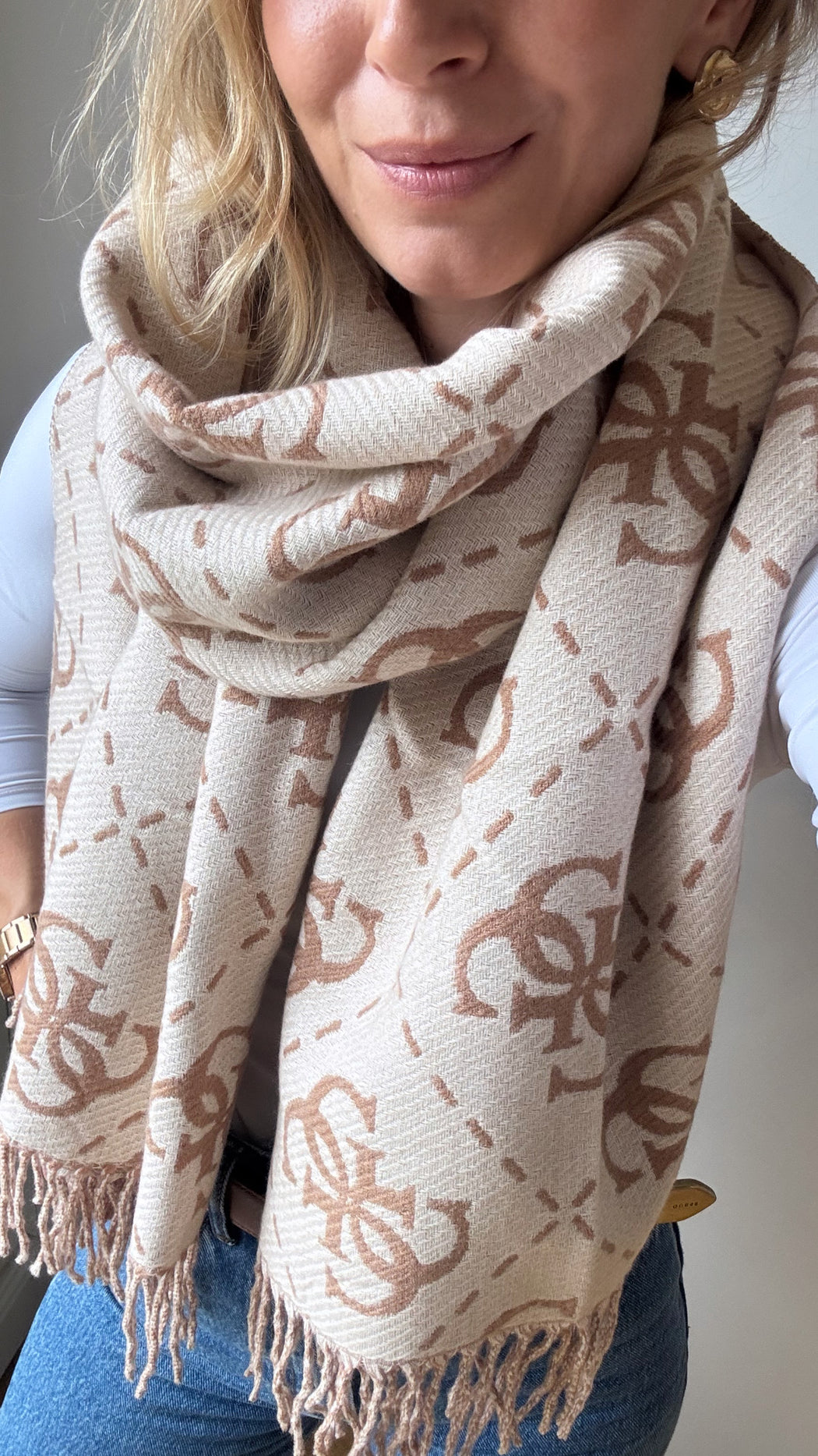 Nolana beige 4G logo scarf aw5217vis03
