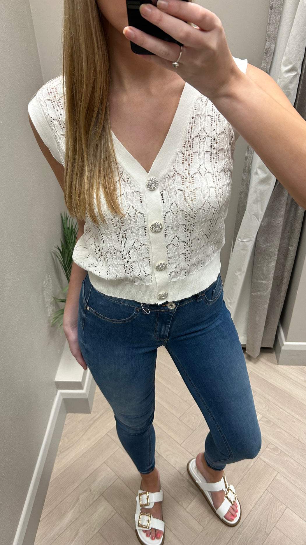 Carmese sleeveless cardi