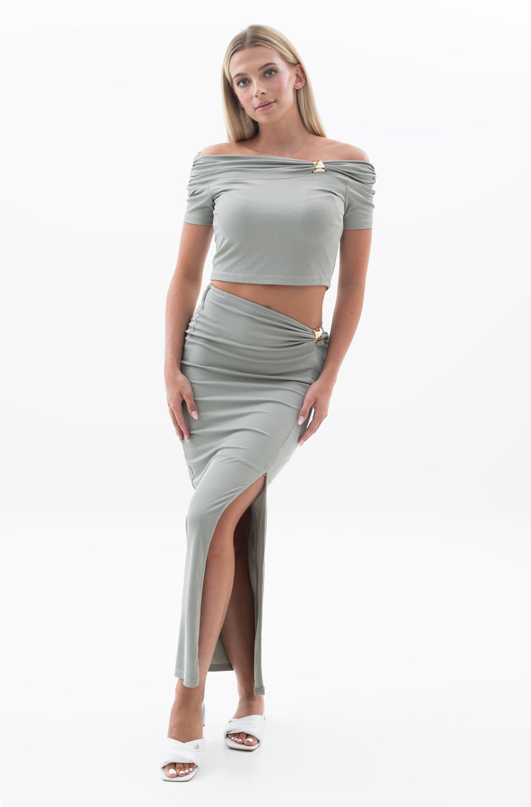 Guess  green skirt w6gd15k2936- G8CJ