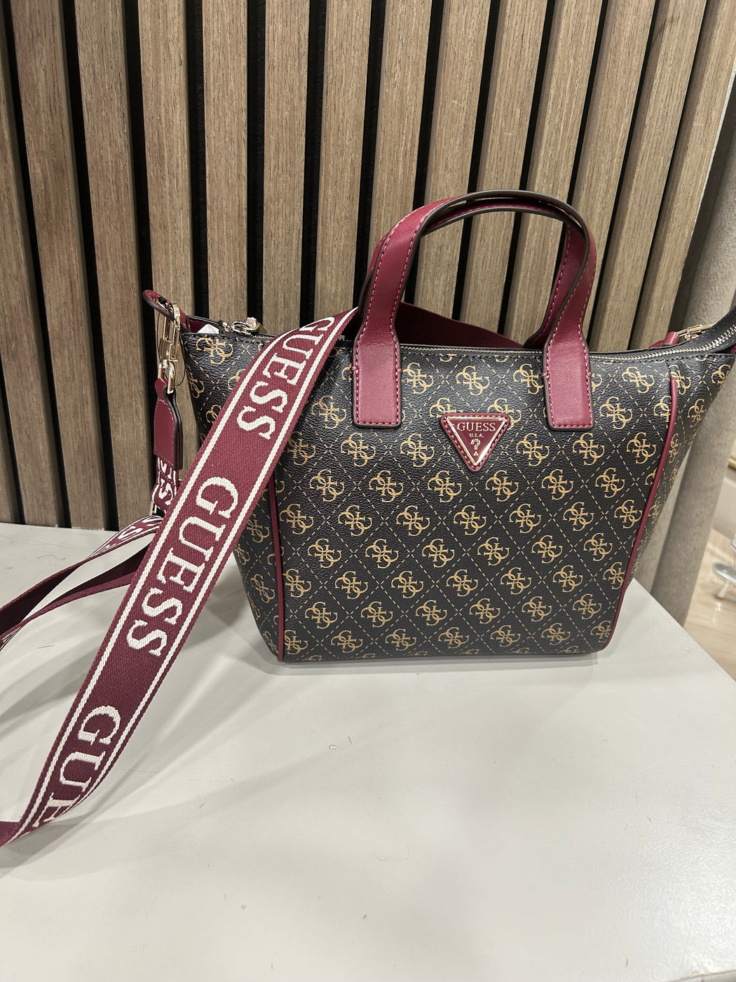 Guess brown logo follie travel bag Lq9676019