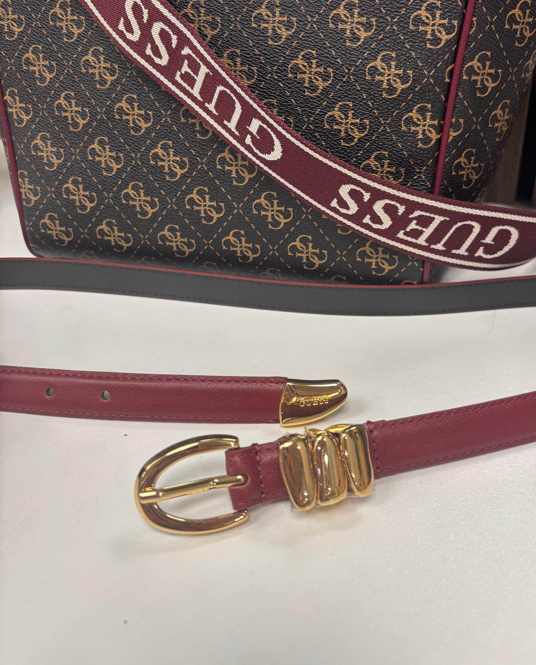 Guess burgundy belt BW9280P5420 - BOR