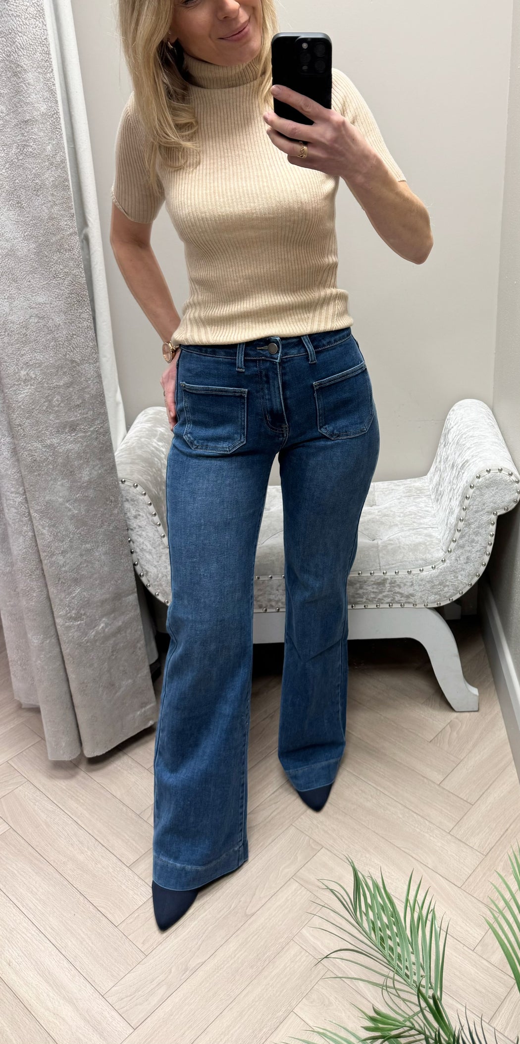 Shiny pocket bootleg jeans