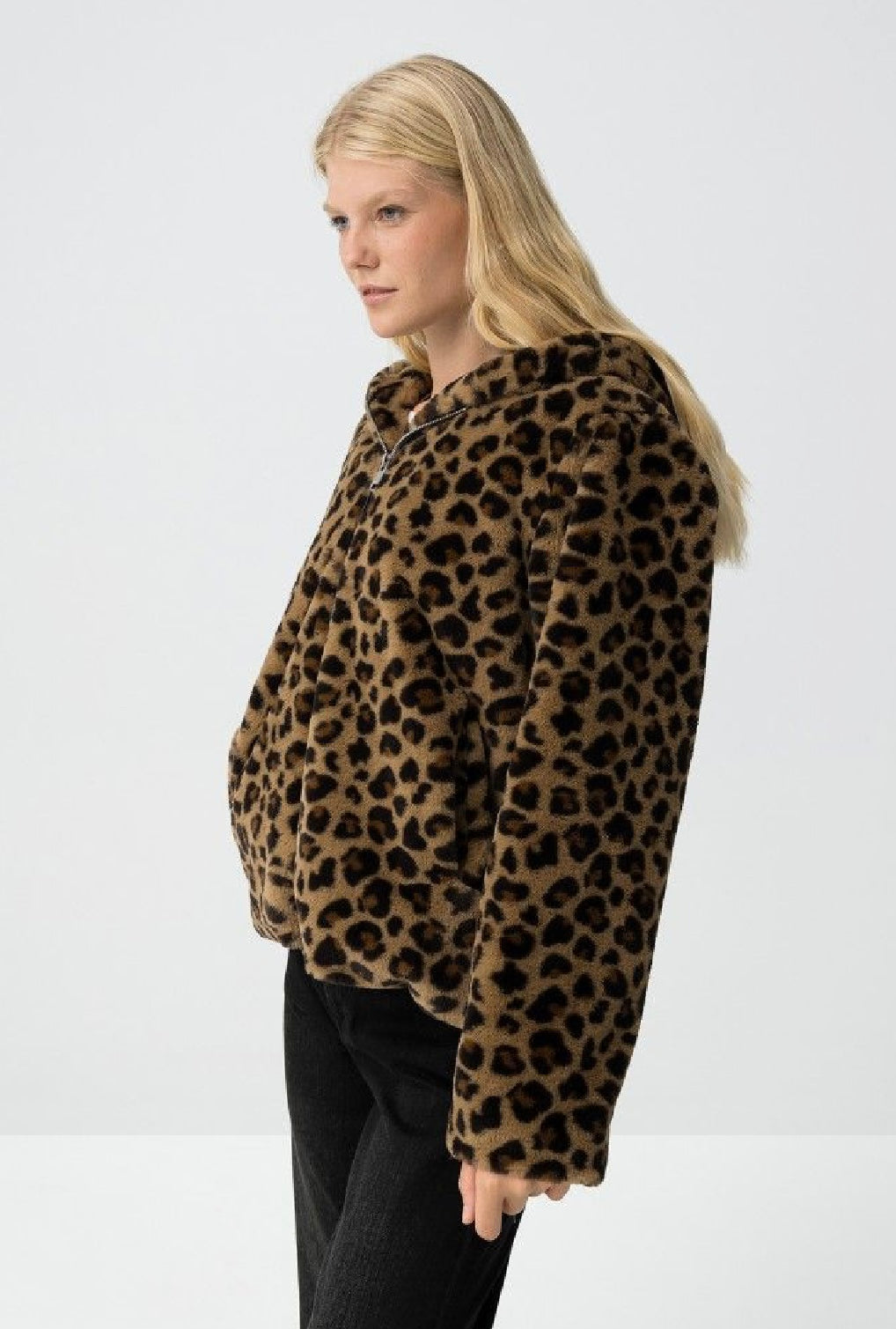 Classic leopard zip jacket