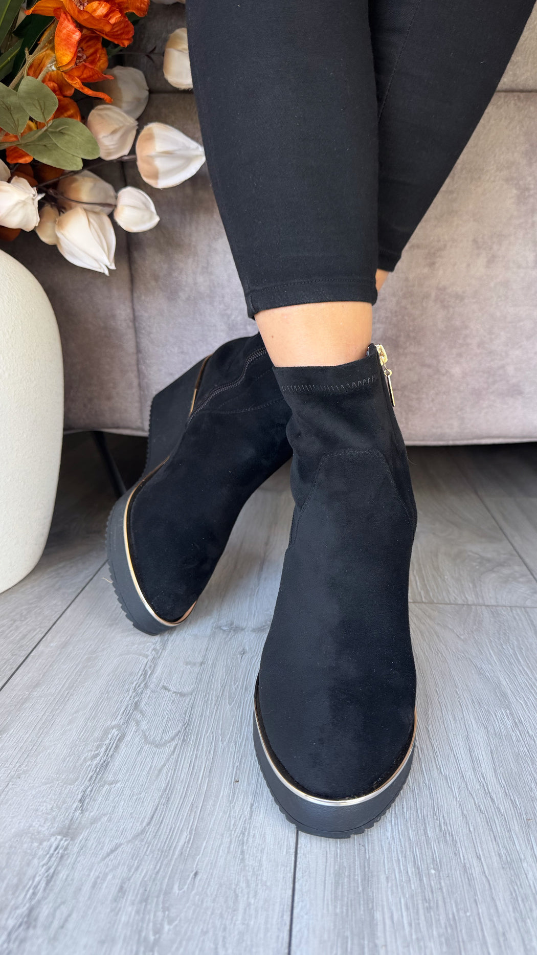 Poole Schwartz black wedge boots
