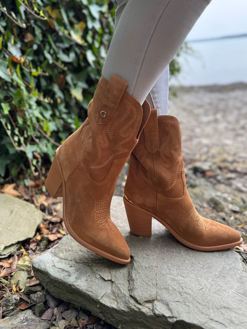Guess 3/4 suede boots FLTSALSUE10