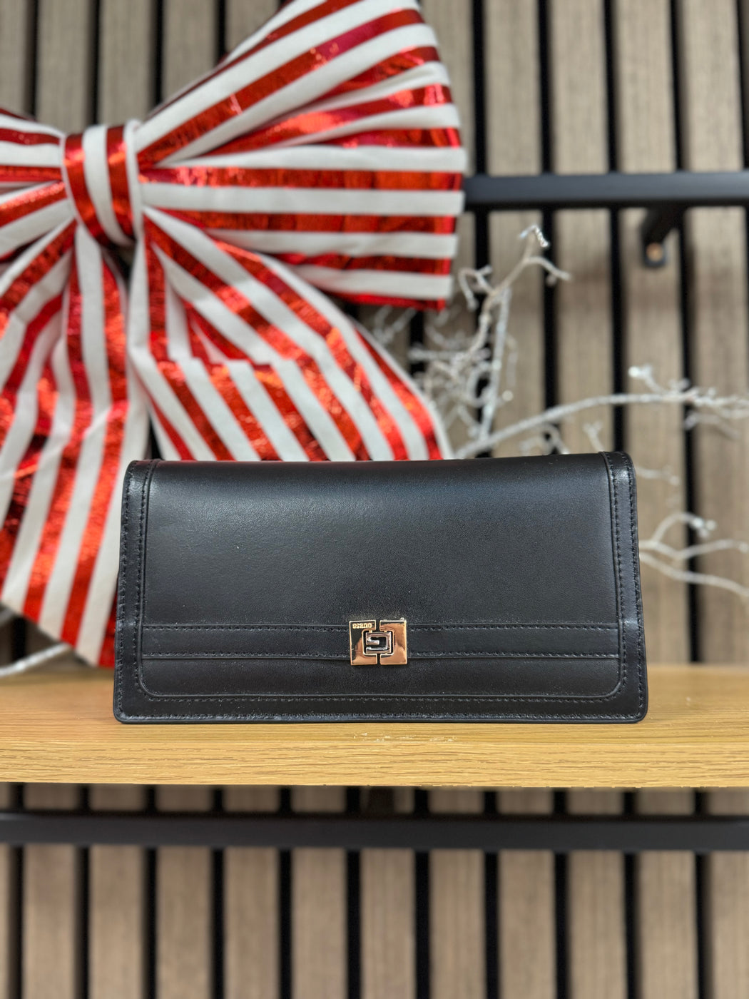 RW1718P5101 Guess Black Buckle Wallet