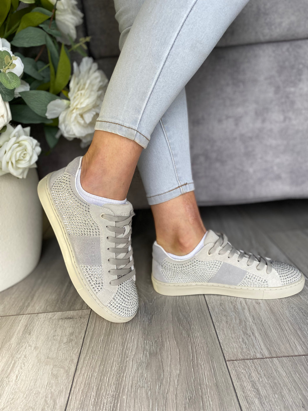 Guess grey diamanté sneaker flptodsue12