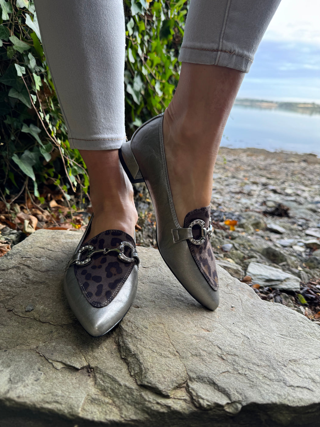 Dalat one Silver cheetah pointed loafer