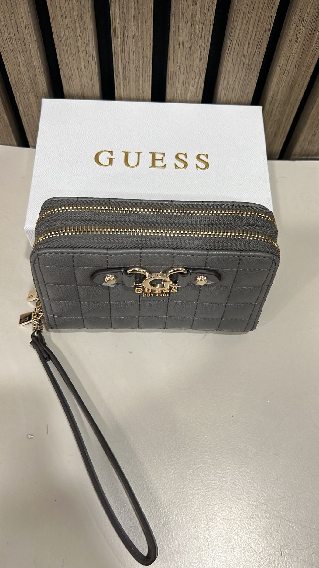 Qg8424164 guess slate grey double zip nadira wallet