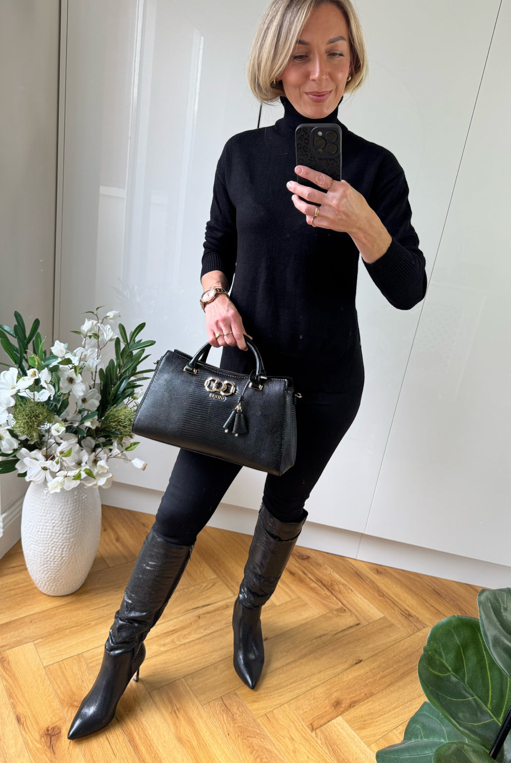 Black guess Salinge Satchel Bag kg962406