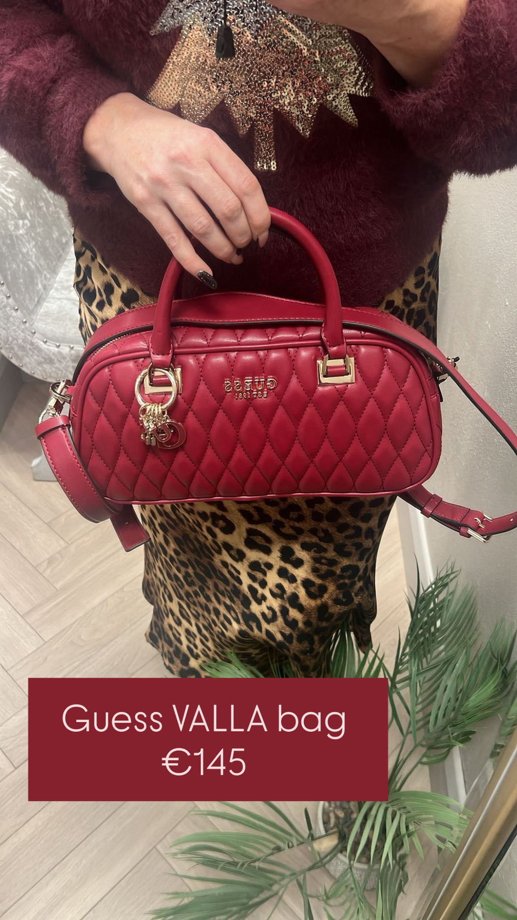 Guess Red VALLA Bag. QG812205.