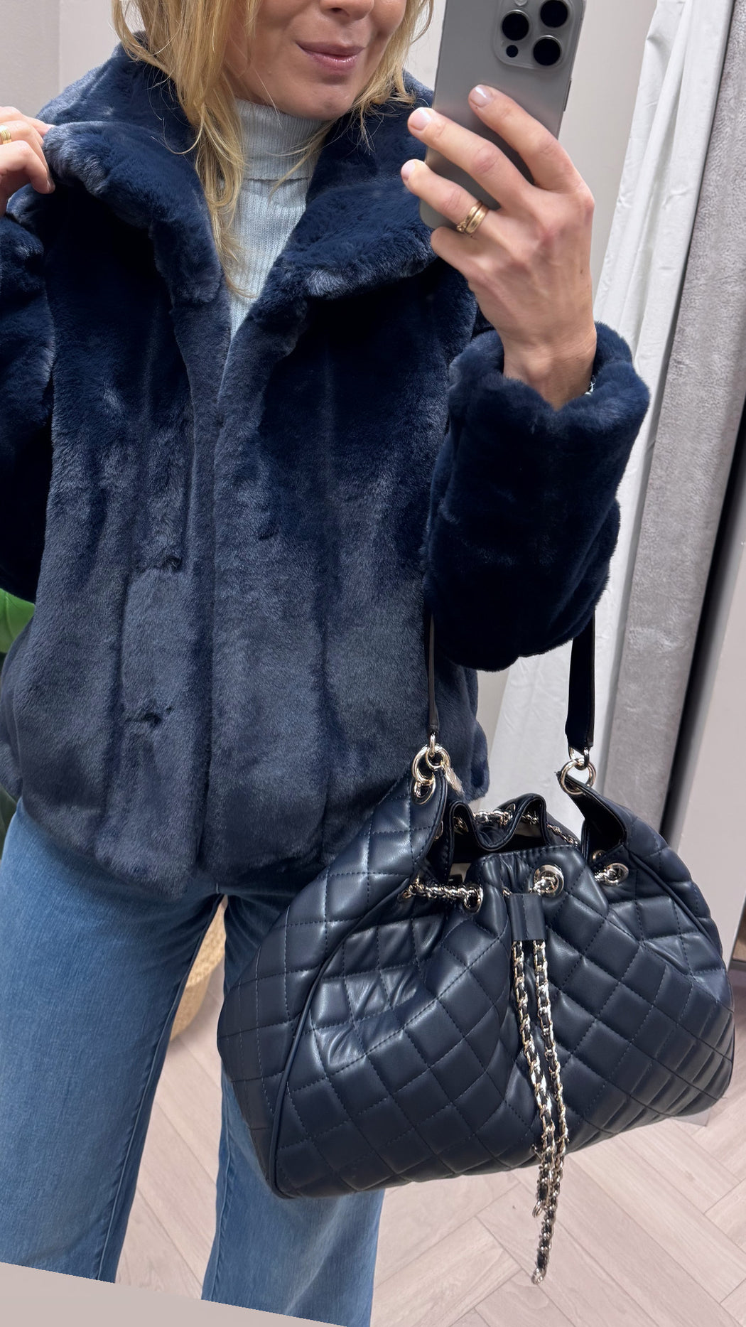 Guess Midnight JULIET Bag. QG245601