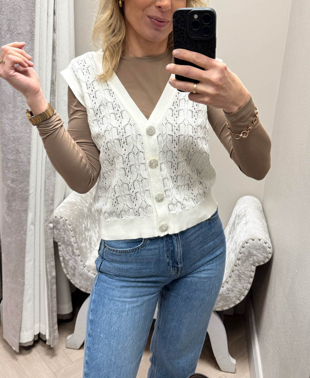 Carmese sleeveless cardi