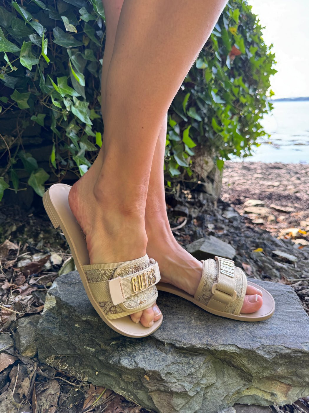 Guess gold mules FLJELYLEL19