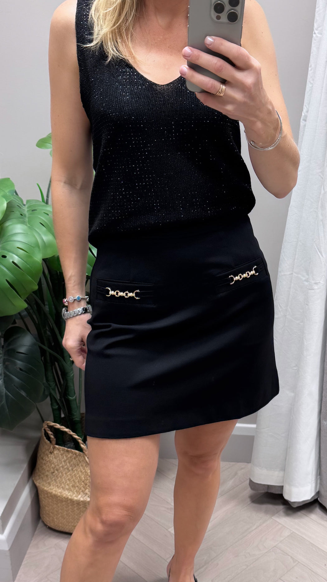 Guess Wanda Chain Mini Skirt W6BD23K6219