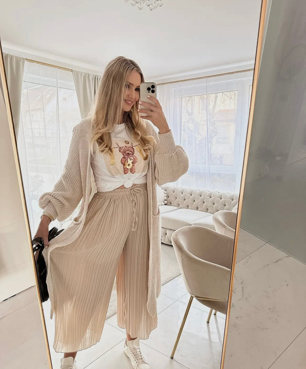 Kiss beige pleated elasticated trousers