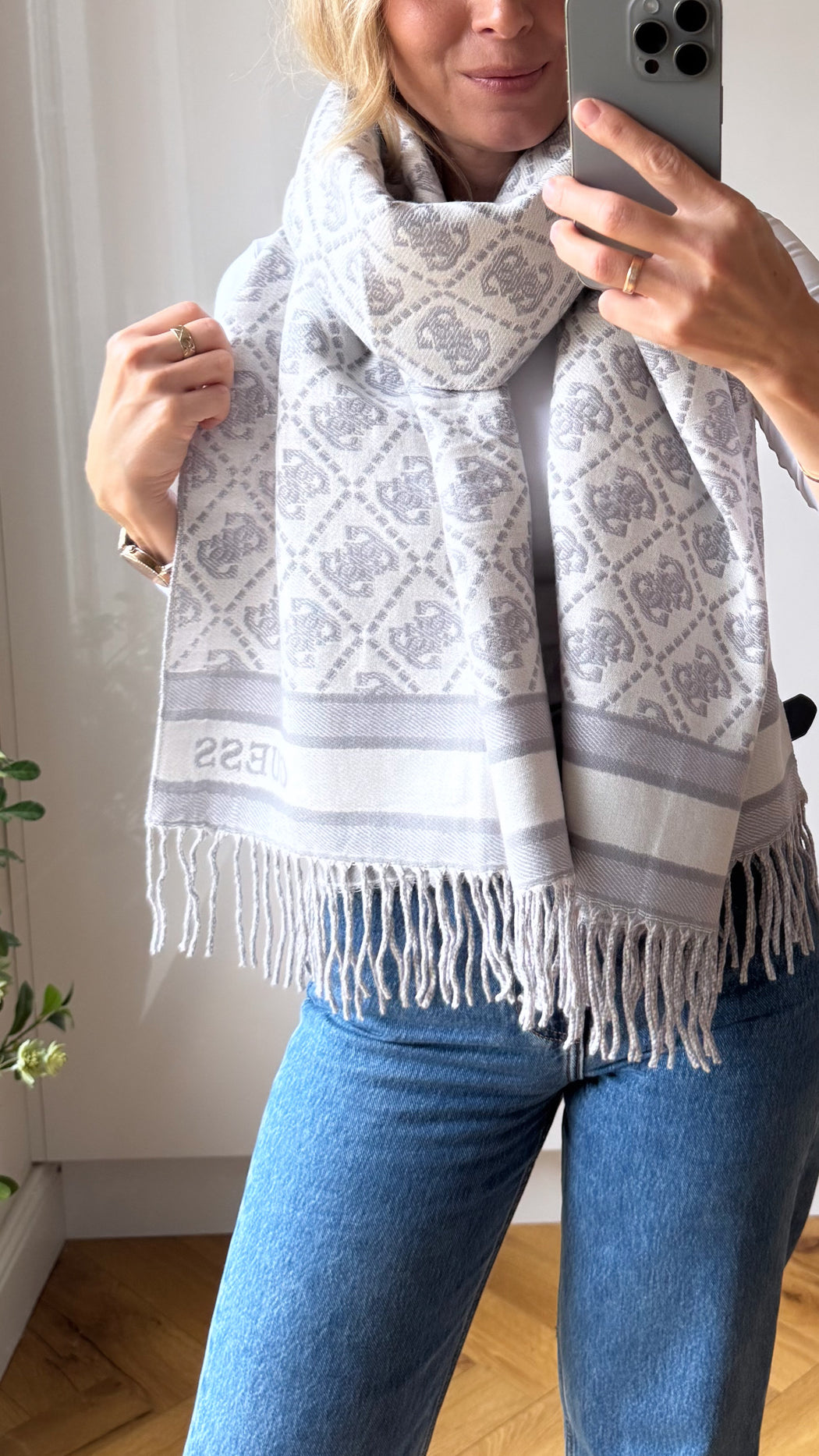 Guess grey AW5665POL03 - GOO scarf