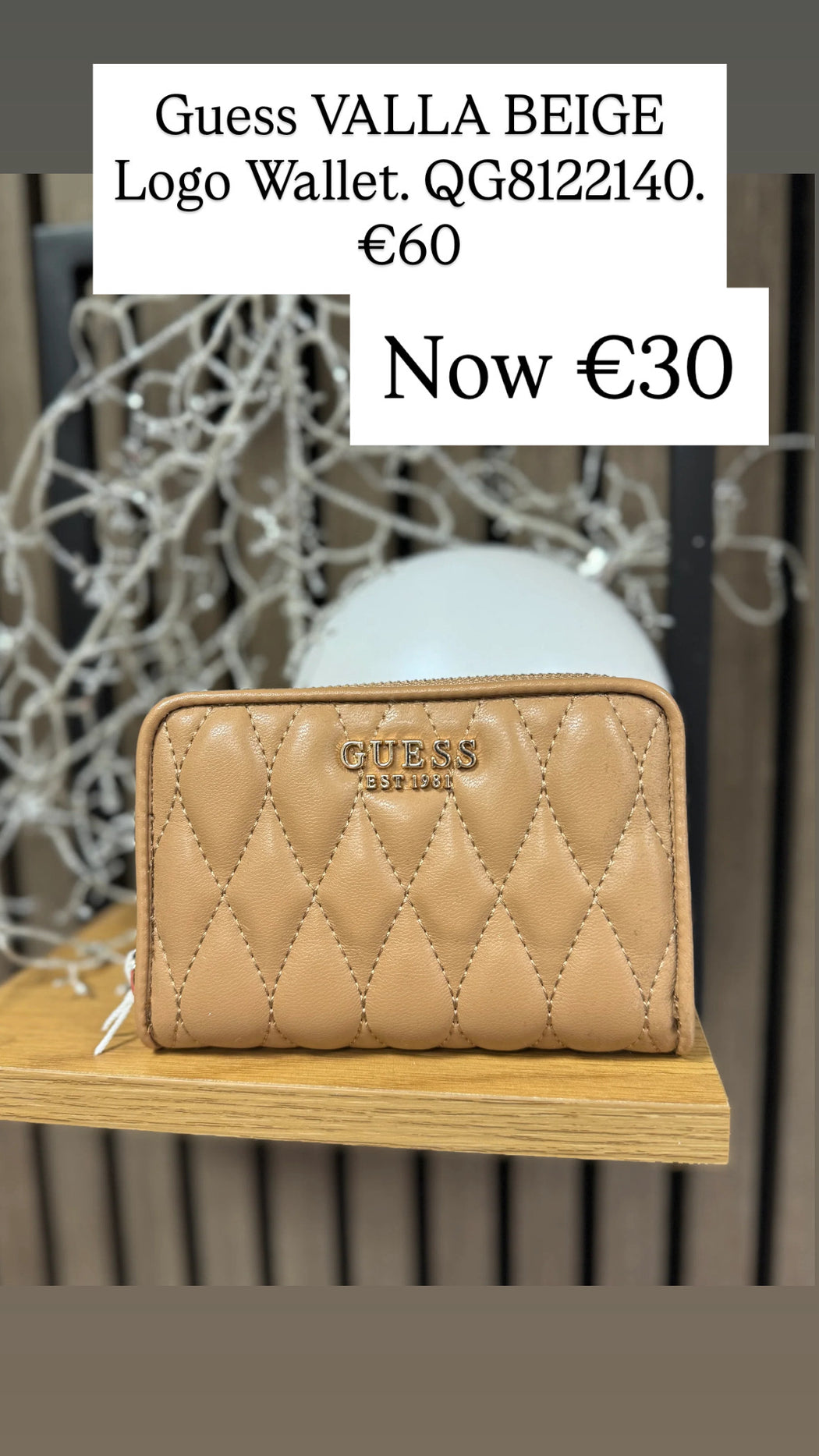 Guess VALLA BEIGE Logo Wallet. QG8122140.