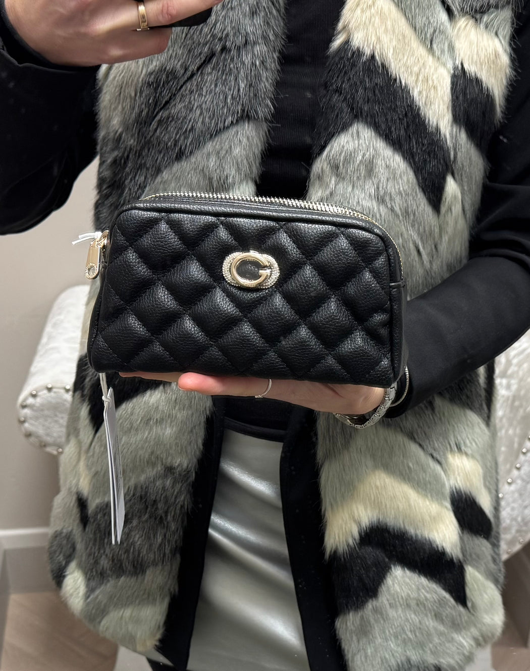 Guess cosmetic purse pw7549p5436