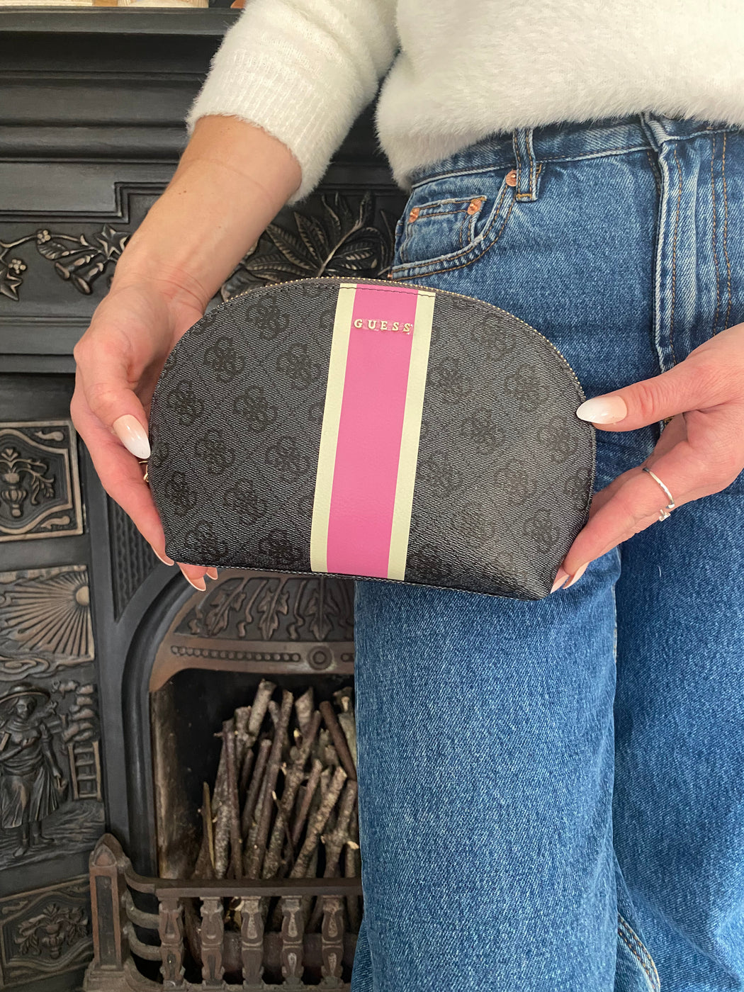 Guess pink black vanity case