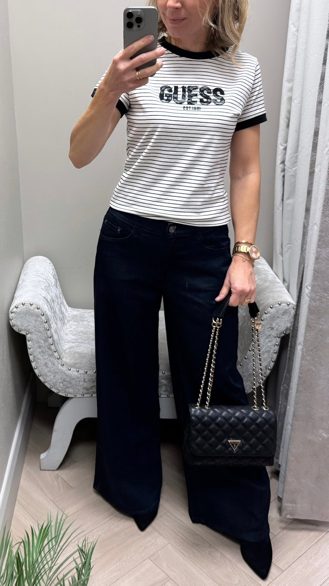 Guess dark indigo Jeans. W6BAJ5D2717