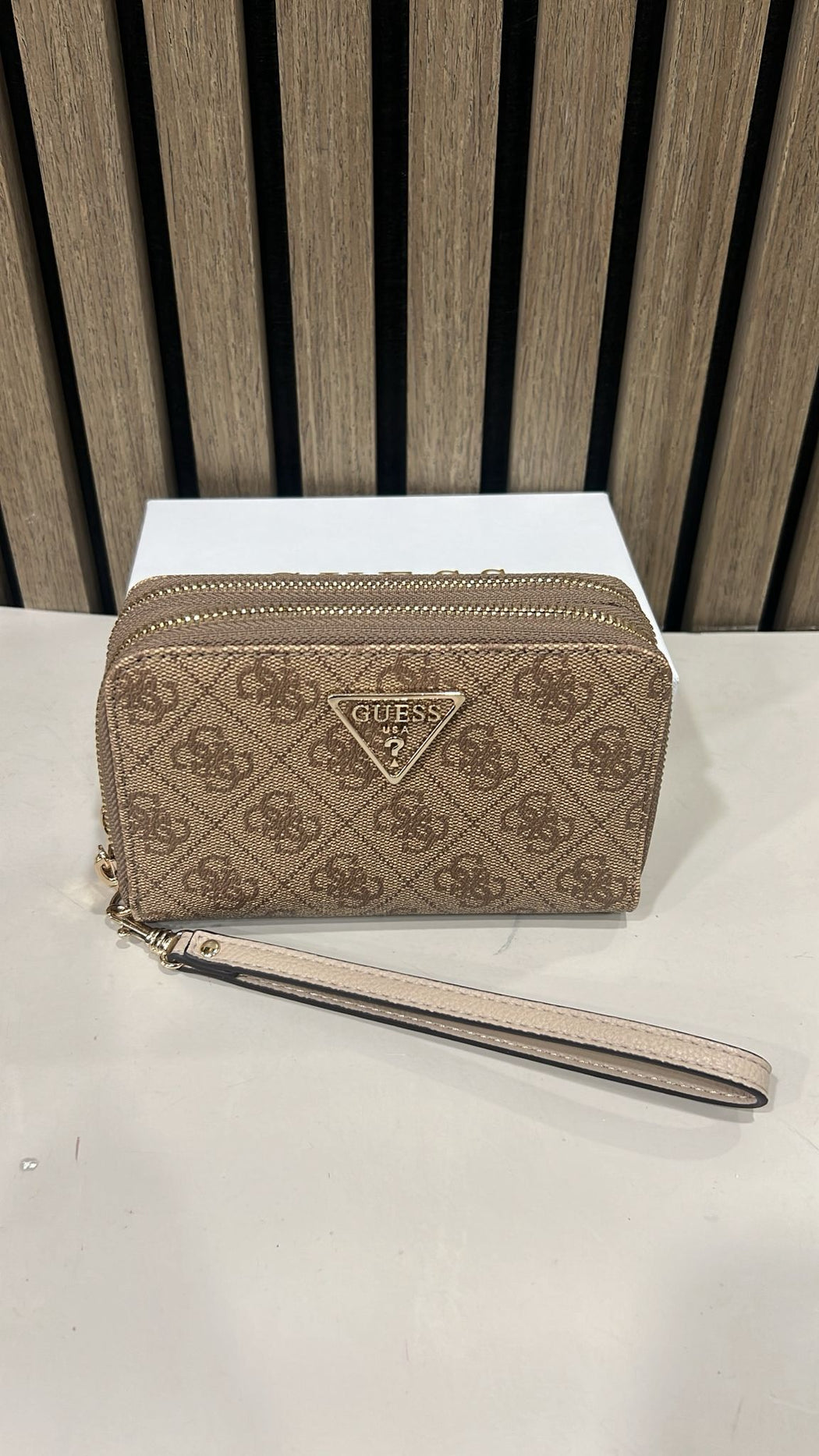 Sg7459164 guess double zip latte logo laurel wallet