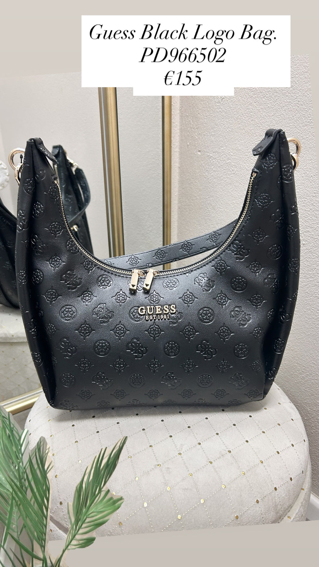 Guess Black Logo Bag. PD966502