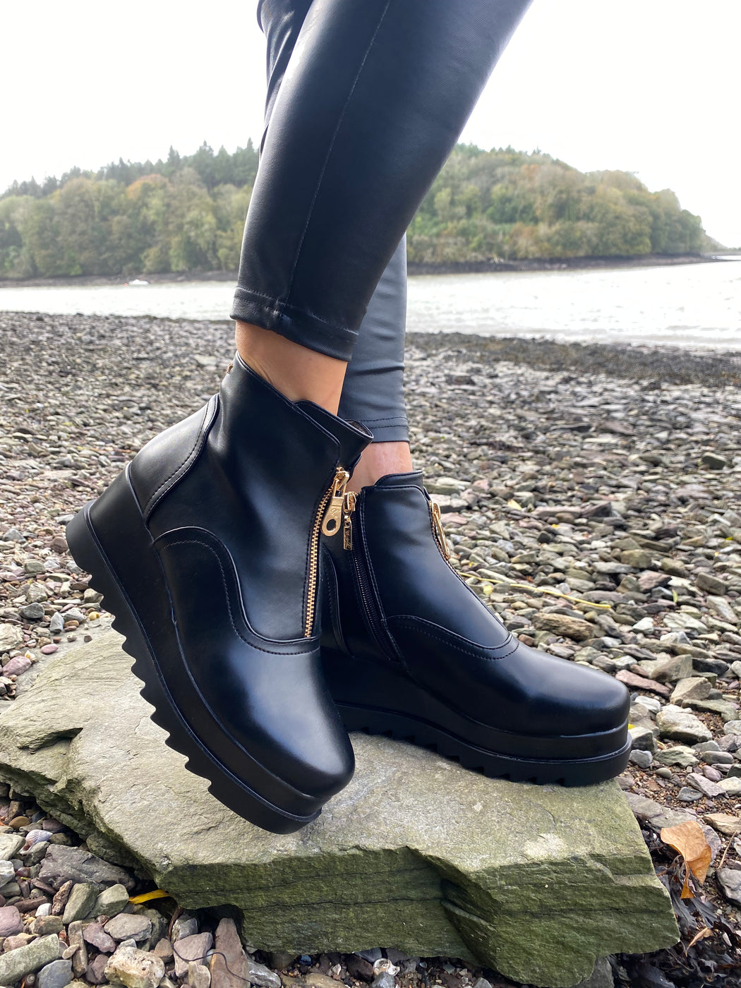 Portaferry black boots