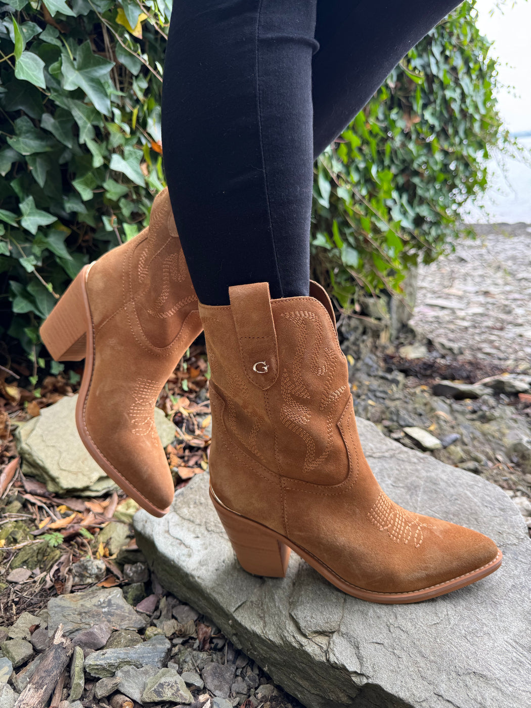 Guess 3/4 suede boots FLTSALSUE10