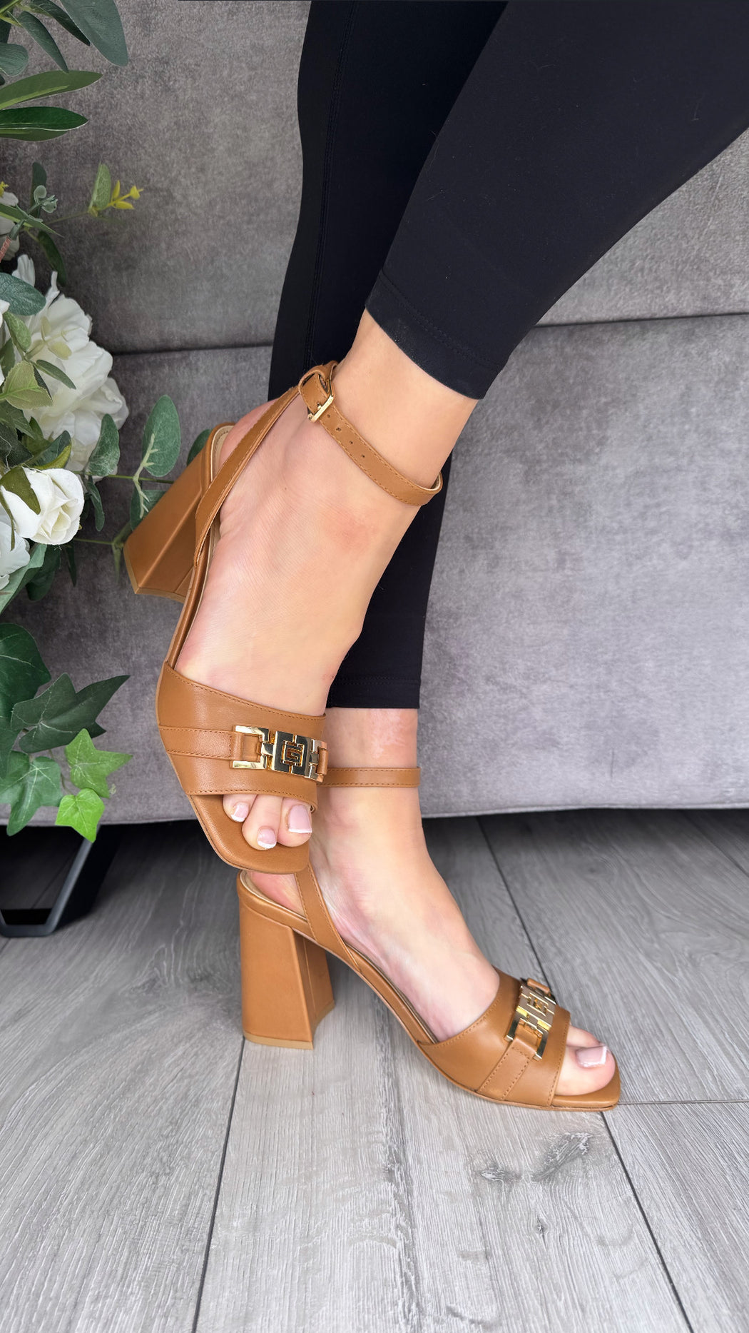 Guess tan gold detail sandals FLJGRTLEA03