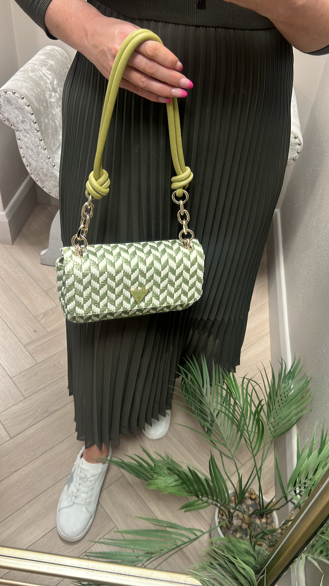 Guess TESSI Olive Bag. WG769119
