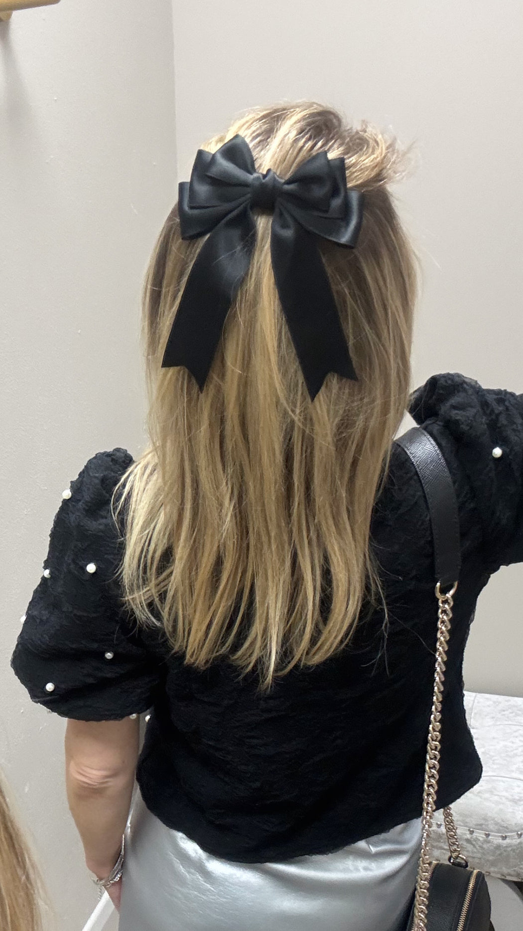 Black bow clip