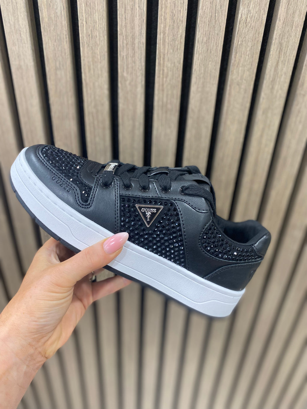 Flfnrsele12 guess black  trainer with rhinestones