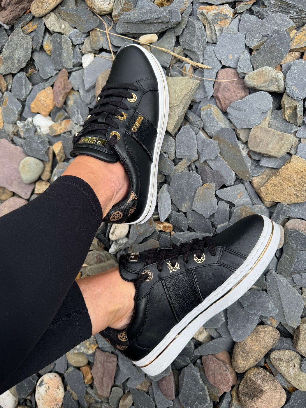 Guess stew black trainer
